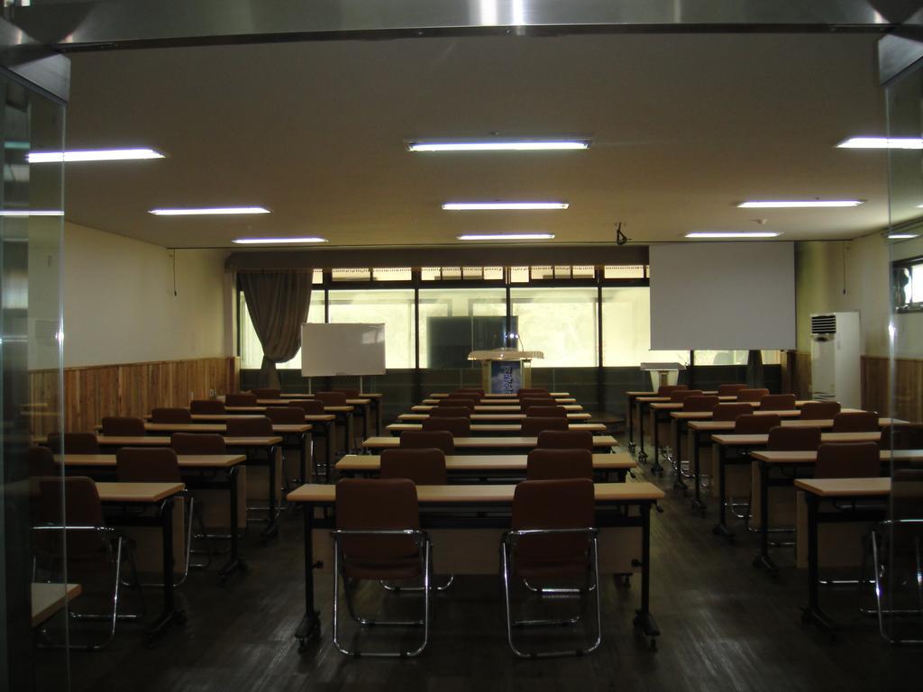 Geomunoreum Hostel Jeju Bagian luar foto