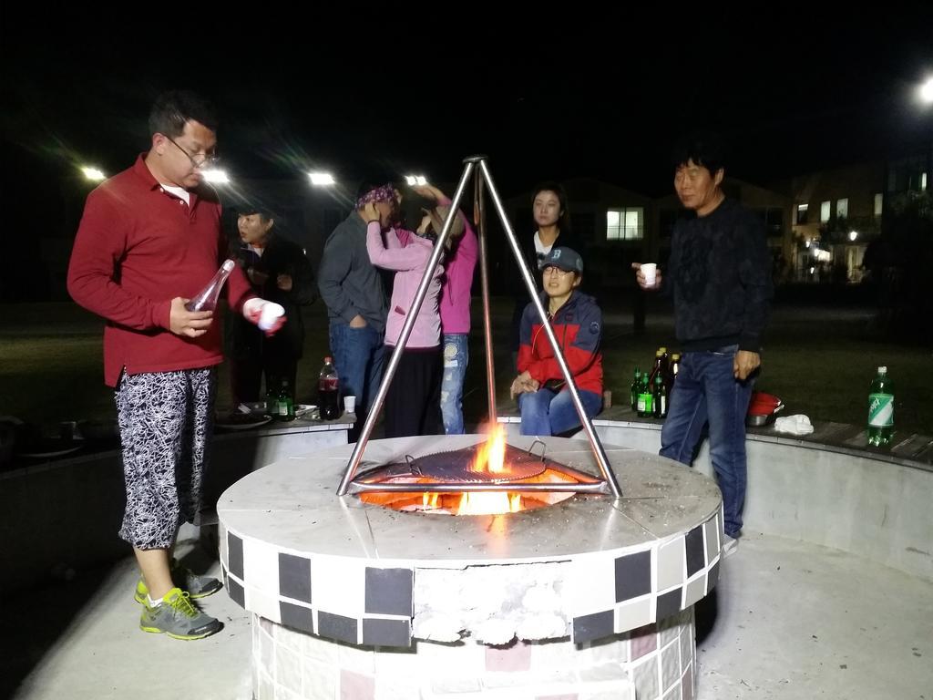 Geomunoreum Hostel Jeju Bagian luar foto